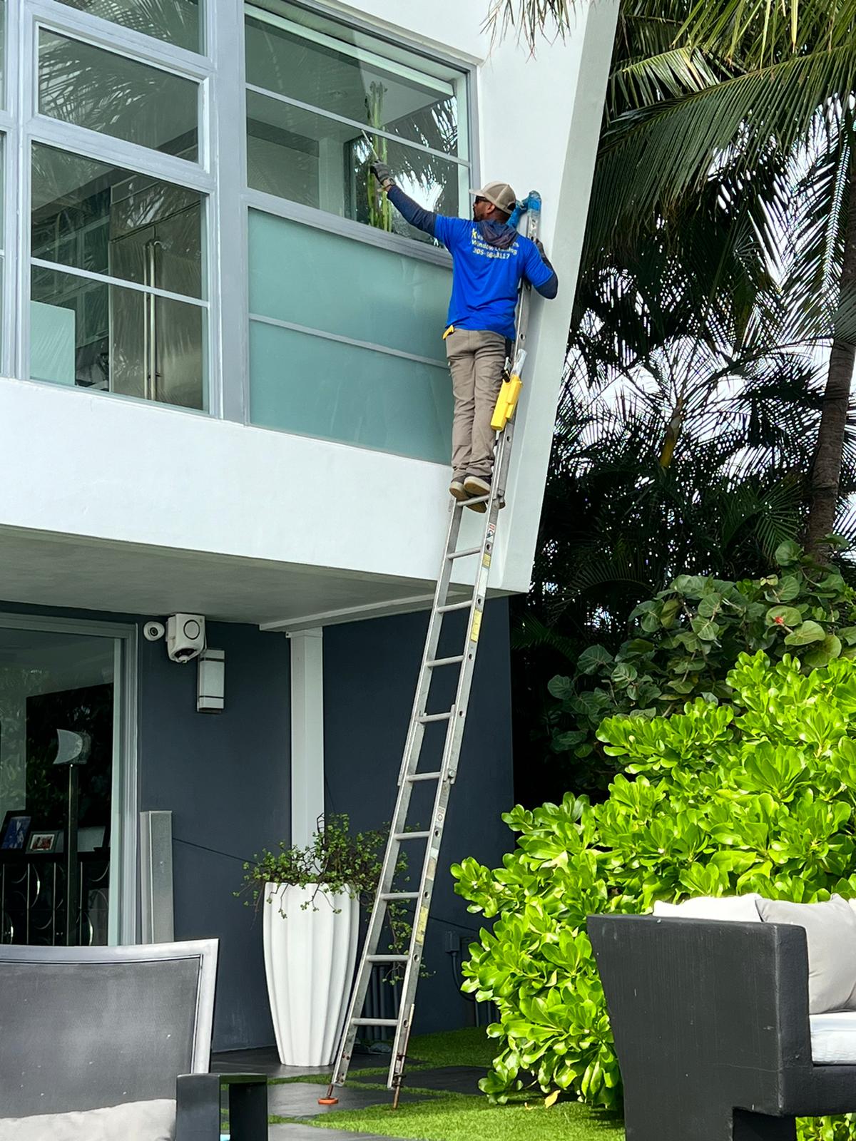 You are currently viewing Let Your Miami Windows Sparkle: A Comprehensive Guide to Professional Window Cleaning Services in Miami