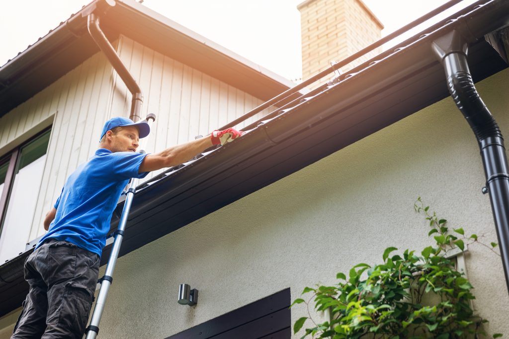 Cleaning Gutters In South Florida Help, How To Clean Gutters High Off The Ground