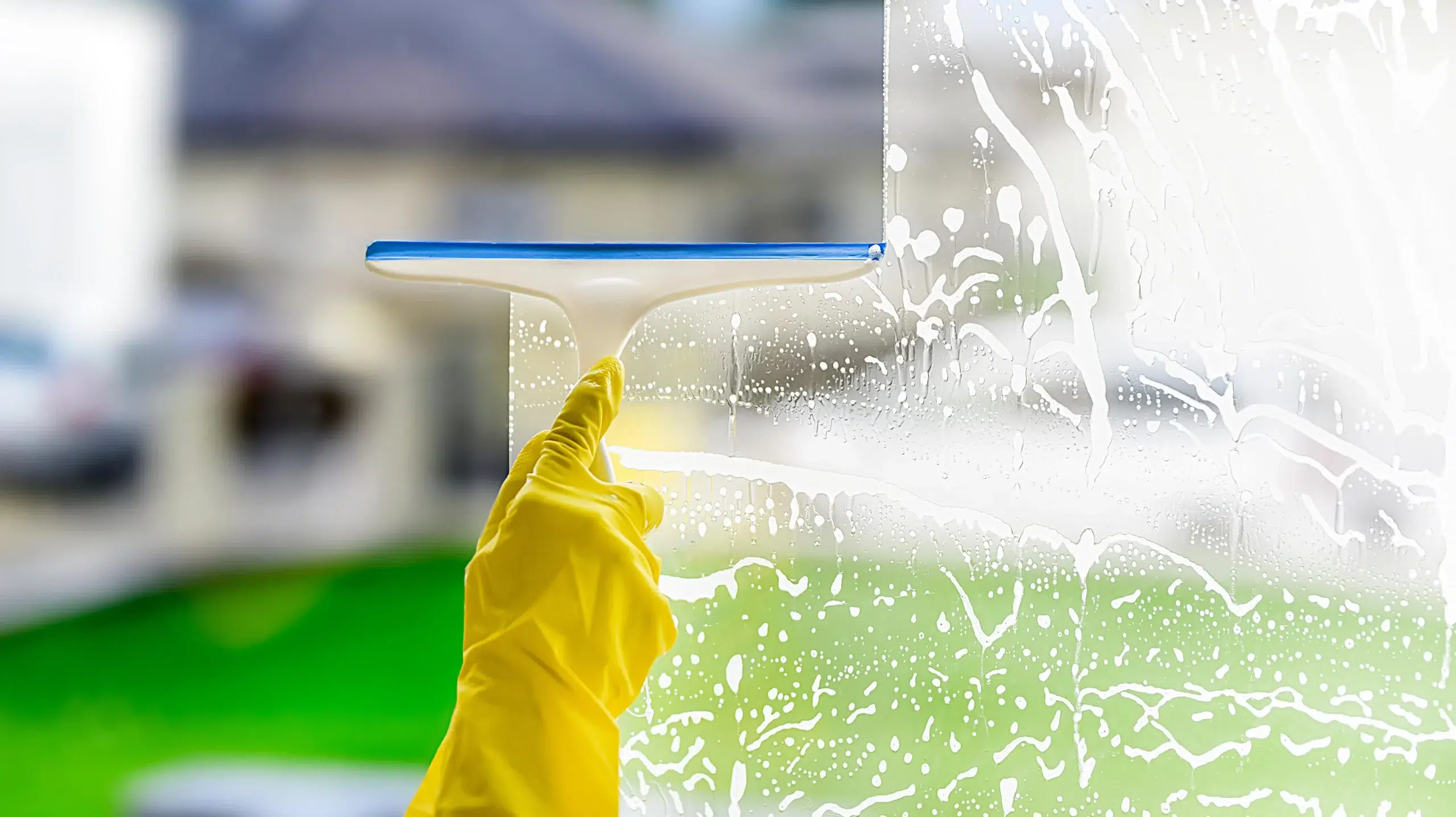 You are currently viewing Achieving Crystal-Clear Views: Expert Window Cleaning Tips for Miami’s Hard Water Environment