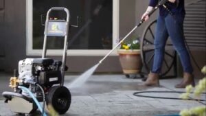 Read more about the article The Top 5 Pressure Washing Mistakes Miami Homeowners Make—and How to Avoid Them